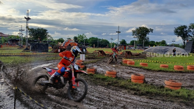 Trial Game Dirt 2025 di Semarang: Lintasan Berlumpur Jadi Tantangan Seru bagi Crosser Nasional