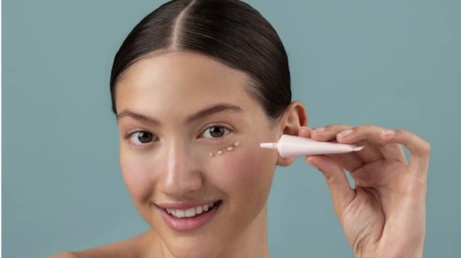 7 Rekomendasi Eye Cream untuk Atasi Mata Panda, Harga Tak sampai Rp100 Ribu