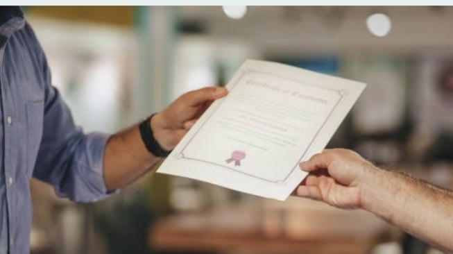 Puan Minta Sanksi Tegas Bagi Perusahaan yang Tahan Ijazah Karyawan, Ternyata Bisa Dijerat dengan Ini