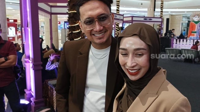 Digugat Nikita Mirzani Rp 100 Miliar, Reza Gladys dan Suami: Kita Punya Allah