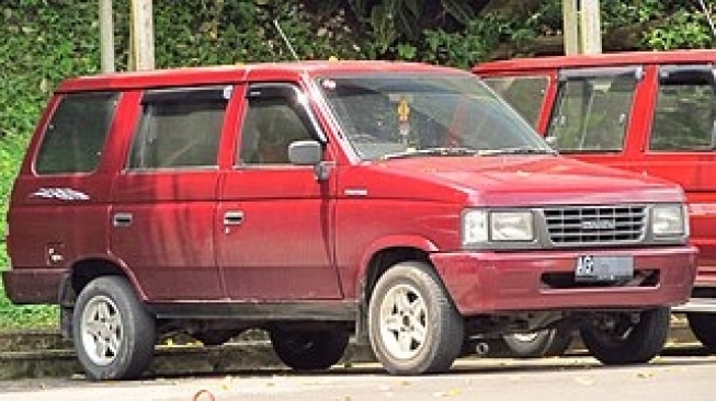 Ilustrasi Isuzu Panther Kotak. [Wikipedia]