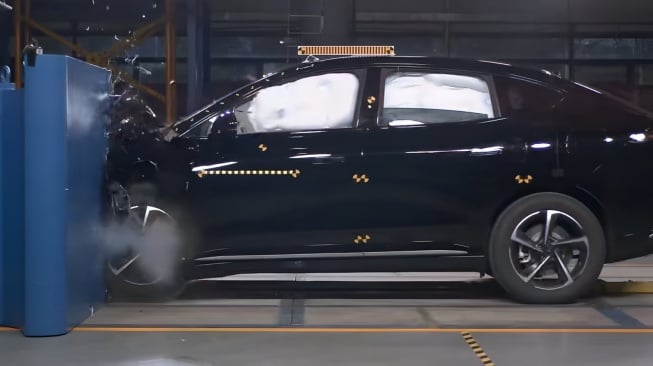 Hyptec HT diklaim menjadi SUV listrik murni pertama yang berhasil meraih sertifikasi keselamatan 3G+ dari China Insurance Research Institute (CIRI).. (Foto: GAC AION)