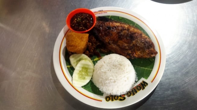 Ayam Bakar sampai Bebek Goreng, Nikmatnya Menu Wong Solo Bikin Ketagihan