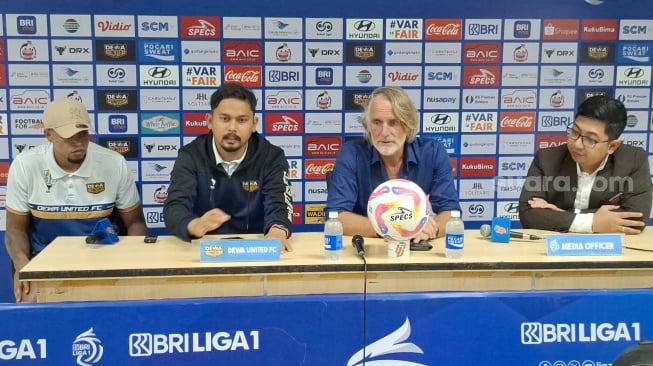 Guru Patrick Kluivert Bongkar Sisi Lain Simon Tahamata: Dia Orang... [Suara.com/Adie Prasetyo Nugraha]