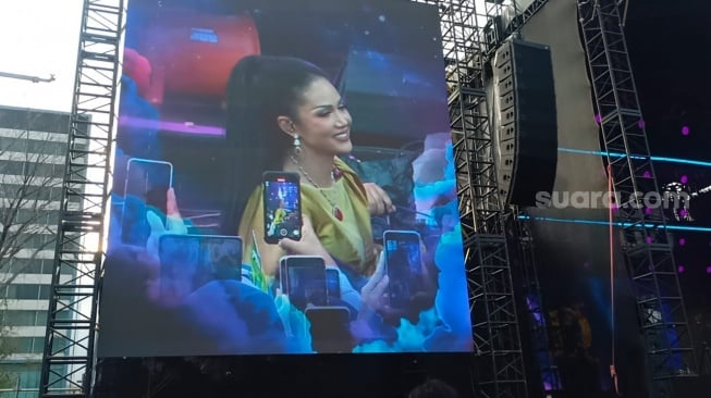 Aksi panggung Kris Dayanti di Soundfest 2025 yang digelar di Jiexpo Kemayoran, Jakarta Pusat pada Sabtu, 24 Mei 2025 [Suara.com/Rena Pangesti]