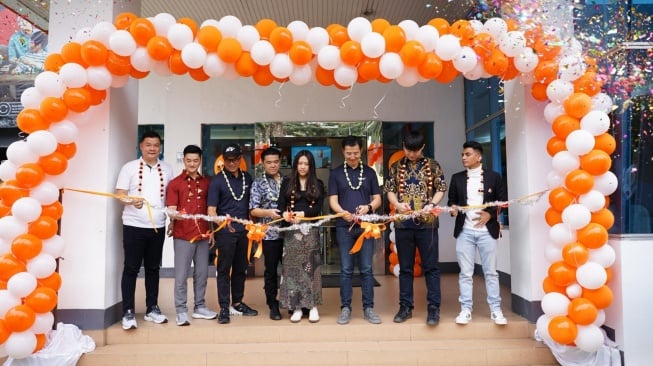 Gerai Indosat Palembang dengan konsep baru, sambil ngopi