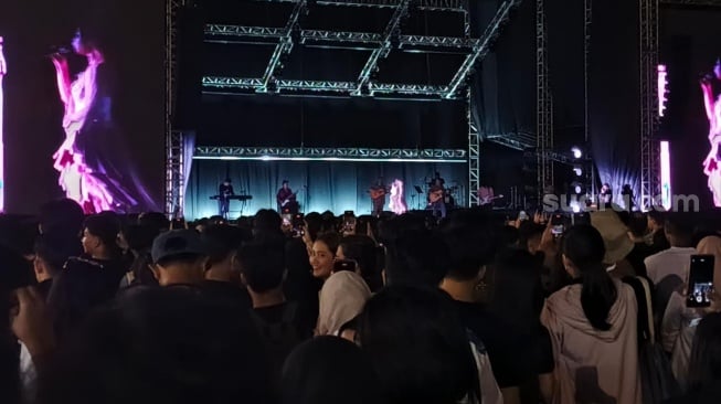 Penampilan Nadin Amizah di Soundfest 2025 di Jiexpo Kemayoran, Jakarta Pusat pada Jumat, 23 Mei 2025 [Suara.com/Rena Pangesti]