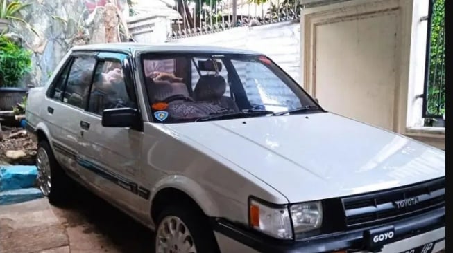 Toyota Corolla SE Saloon (Olx)