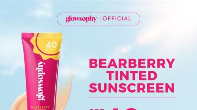 Glowsophy Bearberry Tinted Sunscreen SPF 40 PA+++, rekomendasi tinted sunscreen yang patut kamu coba (Shopee/Glowsophy Official Store)