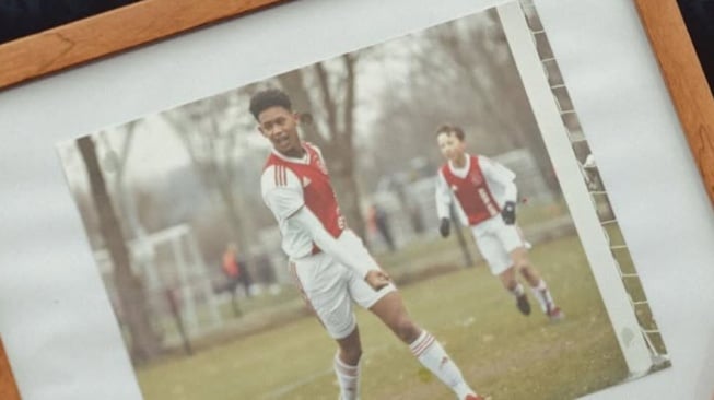 Bek Timnas Indonesia, Justin Hubner, baru-baru ini mendapatkan tugas di luar lapangan hijau untuk turut serta dalam pembuatan film ‘Noah Gesser’. (ig Justin Hubner)