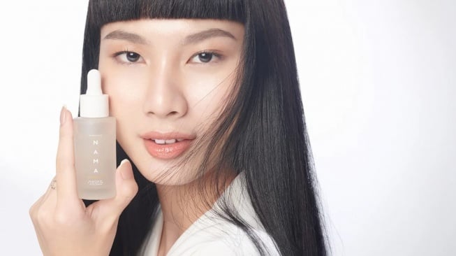 NAMA C-Booster Brightening & Age Defying Serum Vitamin C Peptide (namabeauty.co)