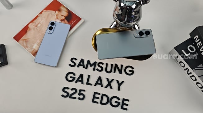 Samsung Galaxy S25 Edge yang resmi diluncurkan ke Indonesia pada Senin (26/5/2025). [Suara.com/Dicky Prastya]
