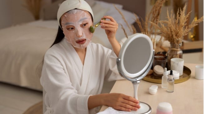 4 Rekomendasi Sleeping Mask untuk Pudarkan Bekas Jerawat dan Cerahkan Wajah