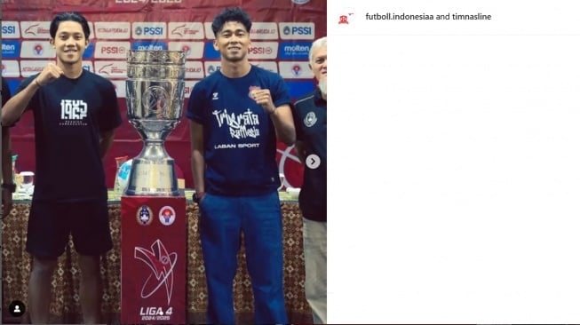 Trofi Liga 4 Indonesia menjadi sorotan netizen karena dianggap lebih mewah ketimbang Liga 1 yang merupakan liga kasta tertinggi di Tanah Air. (Instagram/@futball.Indonesiaa)