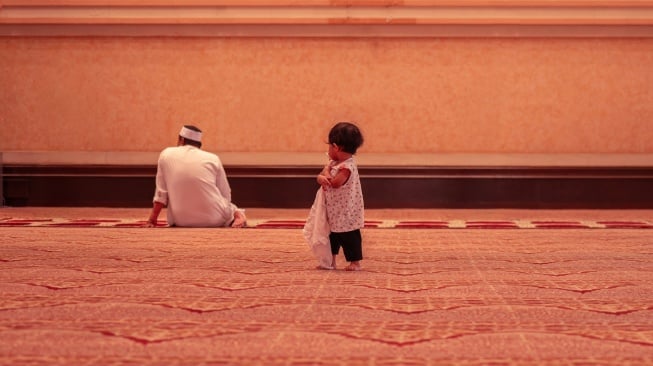 Apakah Anak Adopsi Berhak Mendapatkan Warisan? Ini Kata Hukum Islam, Adat dan UU