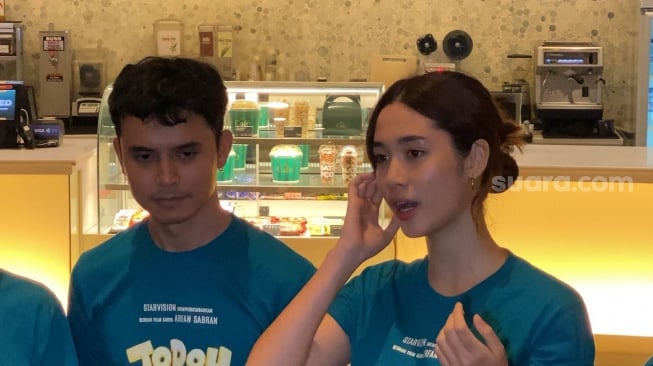 Suasana jumpa pers perilisan trailer film Jodoh 3 Bujang di Epicentrum XXI, Kuningan, Jakarta, Senin, 26 Mei 2025. [Suara.com/Adiyoga Priyambodo]