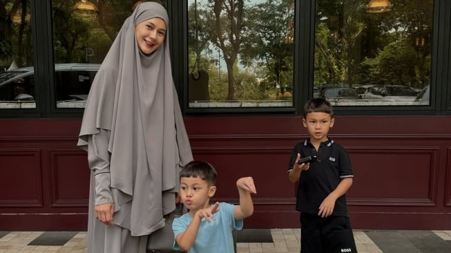 Paula Verhoeven bagikan foto saat bersama dengan buah hatinya (Instagram)