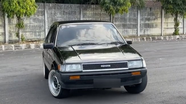 Toyota Corolla SE. [YouTube Mas Vend]