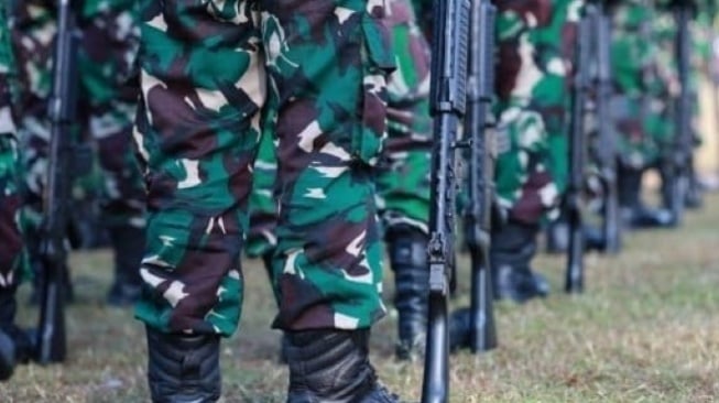Anak-anak Gen Z Lebih Percaya TNI Dibandingkan Parpol atau DPR