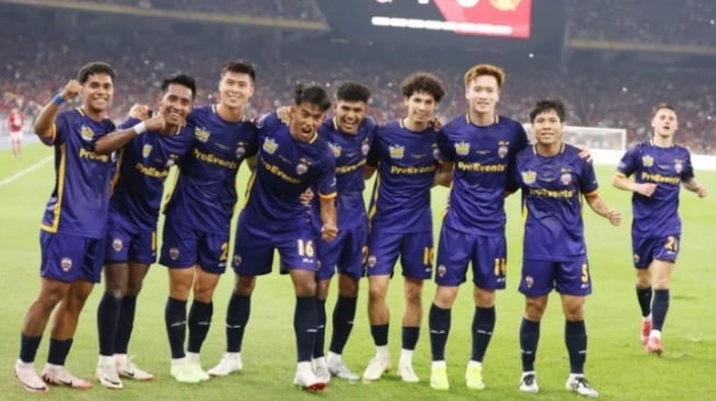 Kakang Rudianto dan Malik Risaldi Cetak Sejarah di Hadapan Bruno Fernandes