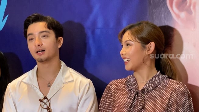 Bryan Domani dan Vanesha Prescilla dalam gala premiere film Tak Ingin Usai di Sini di Epicentrum XXI, Kuningan, Jakarta, Rabu, 28 Mei 2025 [Suara.com/Adiyoga Priyambodo].