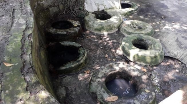 Sumur 7 di Makam Kramat 7 Sumur tujuh Pancuran Mas di Desa Lebakwana, Kecamatan Kramatwatu, Kabupaten Serang Banten. [Dok Suara.com]