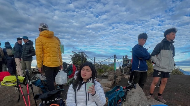 Tissa Biani Taklukkan Gunung Merbabu (Instagram)