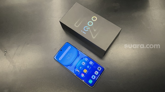 Teaser iQOO Z10R Dimulai, HP Murah dengan Chipset Dimensity 7400