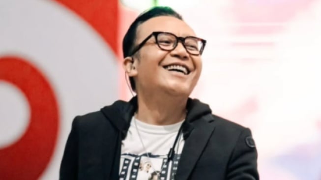 Sosok di Balik Akun Medsos Ahmad Dhani, Adminnya Dekat dengan Ari Lasso