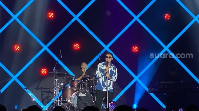Nyoman Paul tampil di panggung Java Jazz Festival hari pertama di JIExpo, Kemayoran, Jakarta Pusat pada Jumat, 30 Mei 2025 [Suara.com/Tiara Rosana].