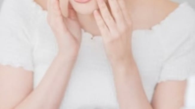 5 Produk Skincare Dasar yang Wajib Dimiliki Remaja untuk Kulit Sehat dan Bebas Jerawat