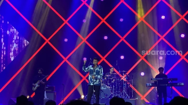 Nyoman Paul tampil di panggung Java Jazz Festival hari pertama di JIExpo, Kemayoran, Jakarta Pusat pada Jumat, 30 Mei 2025 [Suara.com/Tiara Rosana].