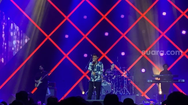 Nyoman Paul tampil di panggung Java Jazz Festival hari pertama di JIExpo, Kemayoran, Jakarta Pusat pada Jumat, 30 Mei 2025 [Suara.com/Tiara Rosana].