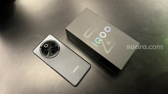 iQOO Z10 yang akan diluncurkan 4 Juni 2025. [Suara.com/Dicky Prastya]