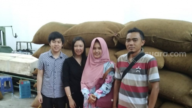 Perempuan Berdaya, Mengelola UMKM di Dunia Maya dengan Omzet Luar Biasa