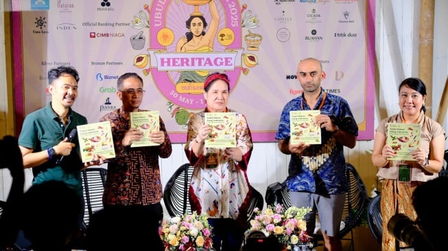 Dari Papeda hingga Rujak Cingur: Kisah Kuliner Nusantara dalam Tradisi Makan Siang Indonesia