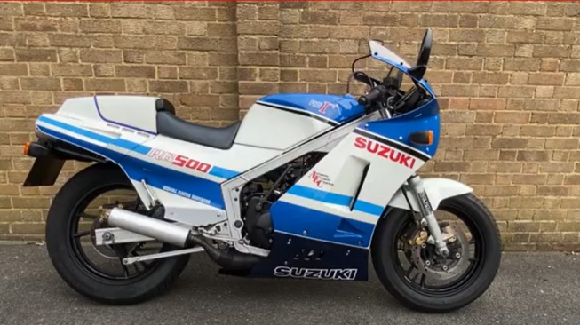 Suzuki RG500 Gamma (1985-1987). [YouTube  Iconic Auctioneers]