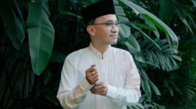 Puncak Ibadah Haji Tinggal Menghitung Hari, Kok Ruben Onsu Belum Berangkat?