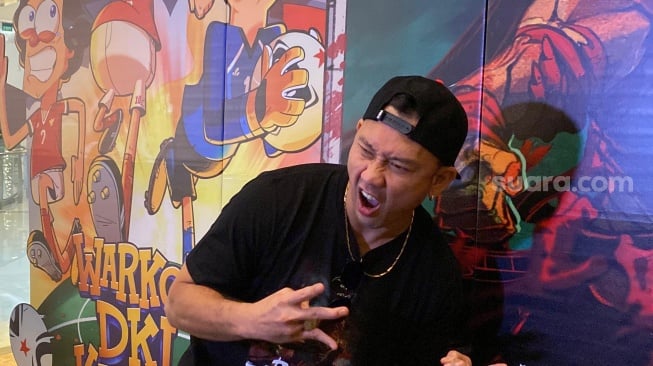 Denny Sumargo dalam acara rilis trailer film Panji Tengkorak yang digelar di kawasan Kemang, Jakarta Selatan, Senin, 2 Juni 2025 [Suara.com/Tiara Rosana].