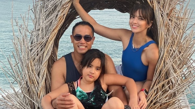 Ardi Bakrie kasih kejutan ulang tahun ke Mikhayla (Instagram)