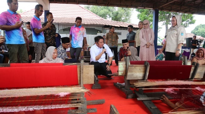 Pengerajin songket di kabupaten Ogan Ilir Sumatera Selatan