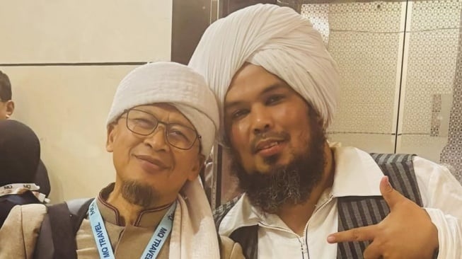 Derry Sulaiman saat bertemu dengan Aa Gym di mekah (Instagram)