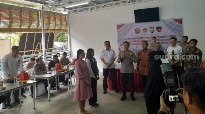 Korban Bom Gereja Makassar Peluk Keluarga Pelaku Terorisme: "Kami Memaafkan"