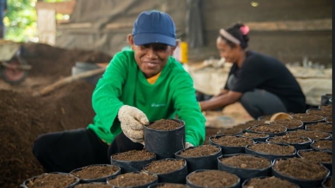 Sentra industri Bukit Asam batik kujur dan program pemberdayaan perempuan melalui UMK binaan