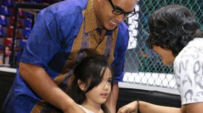 Ardi Bakrie kasih kejutan ulang tahun ke Mikhayla (Instagram)