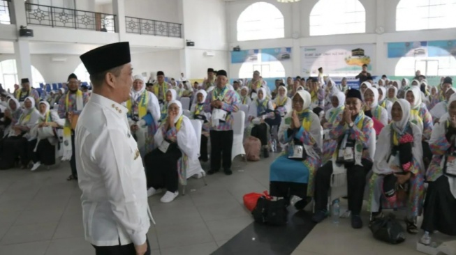 Jamaah Haji Kalbar Dilarang Bawa Air Zamzam, Ini Sanksinya Jika Nekat!