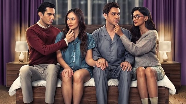 Film "Love Therapy yang diperankan Wulan Guritno dan Fachri Albar (Instagram/@manojpunjabi)