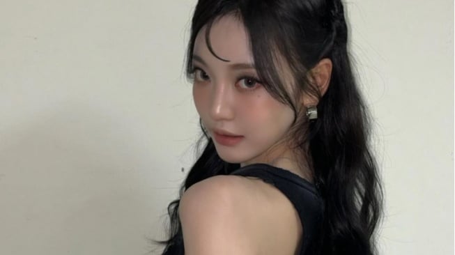 Kasual Edgy sampai Playful Chic, Intip 4 OOTD Hangout ala Ningning aespa!