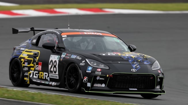 Toyota GR86 Future FR Concept yang menggunakan bahan bakar rendah karbon E20 yang mengandung 20 persen Ethanol berlaga ajang balap endurance Super Taikyu Fuji 24 Hours Race pada 31 Mei 2025. [Dok Toyota Newsroom]