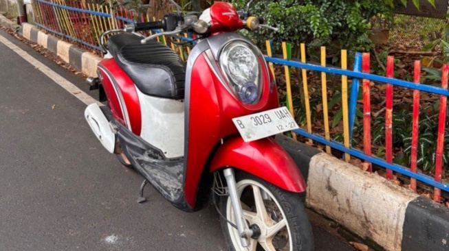 Honda Scoopy (Carousell.com)